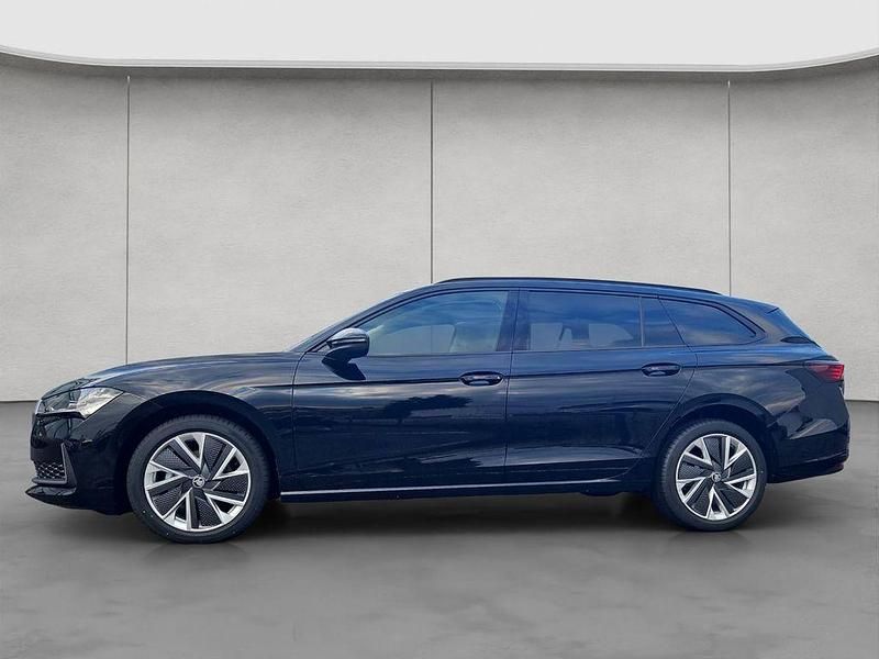 Gebraucht Skoda Superb Selection 150 PS (110 kW) 2026 Schwarz Kombi