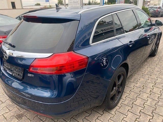 Gebraucht Opel Insignia Edition 131 PS (96 kW) 2012 Blau Kombi