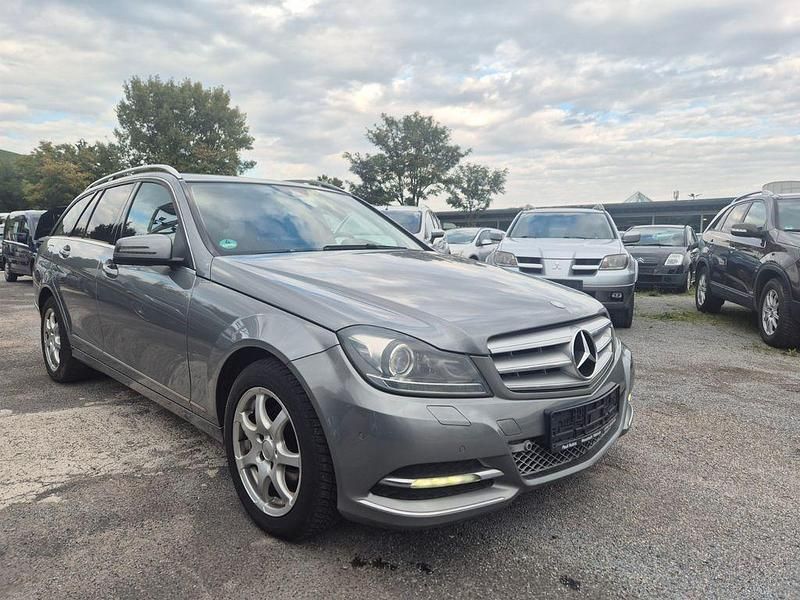 Silber Gebraucht 2013 Mercedes C250 Limousine | 6.950 € (Fairer Preis) - Bild 1/4
