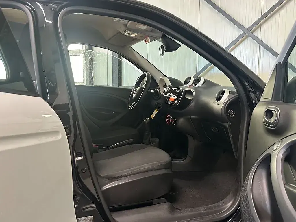 Gebraucht Smart ForFour Pure 69 PS (50 kW) 2018 Weiß Kleinwagen