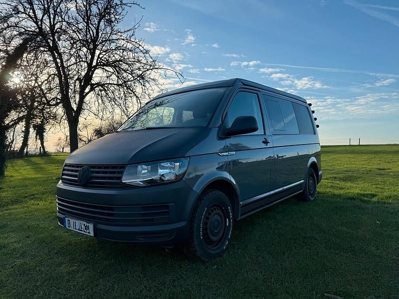 Gebraucht VW Transporter 150 PS (110 kW) 2018 Grau Van