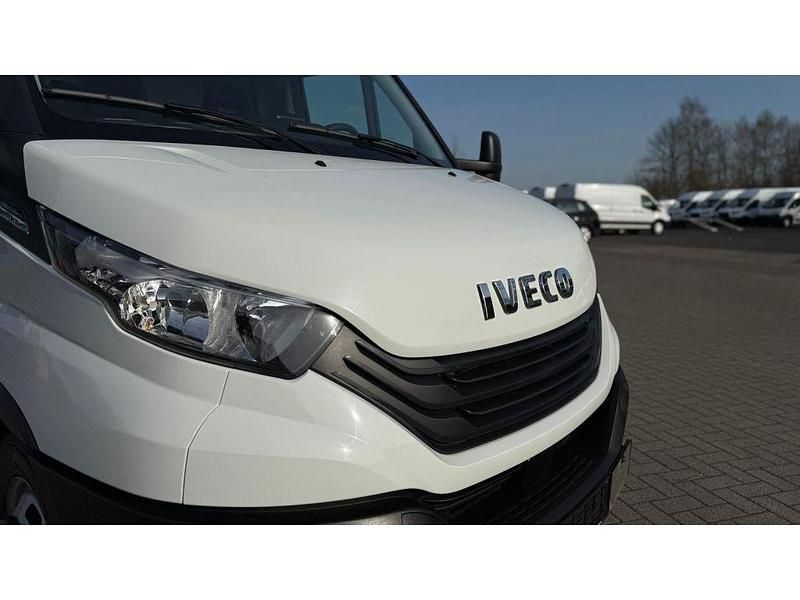 Gebraucht Iveco Daily 156 PS (114 kW) 2024 Weiß Van