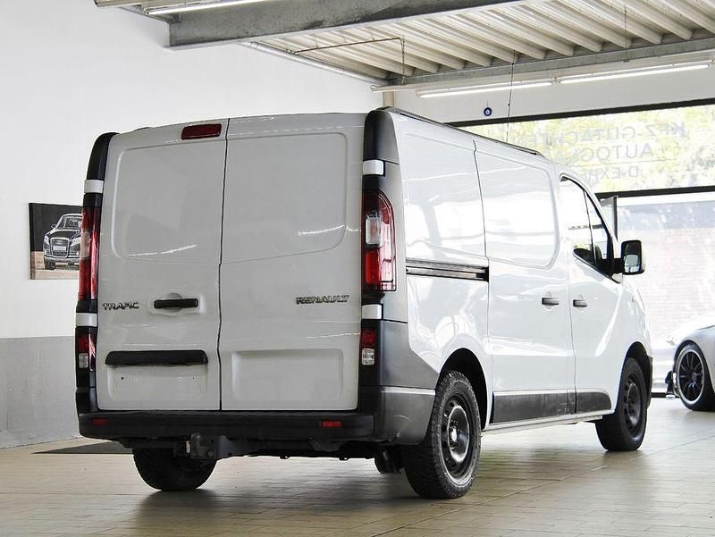 Gebraucht Renault Trafic 120 PS (88 kW) 2016 Weiss Van / Kleinbus