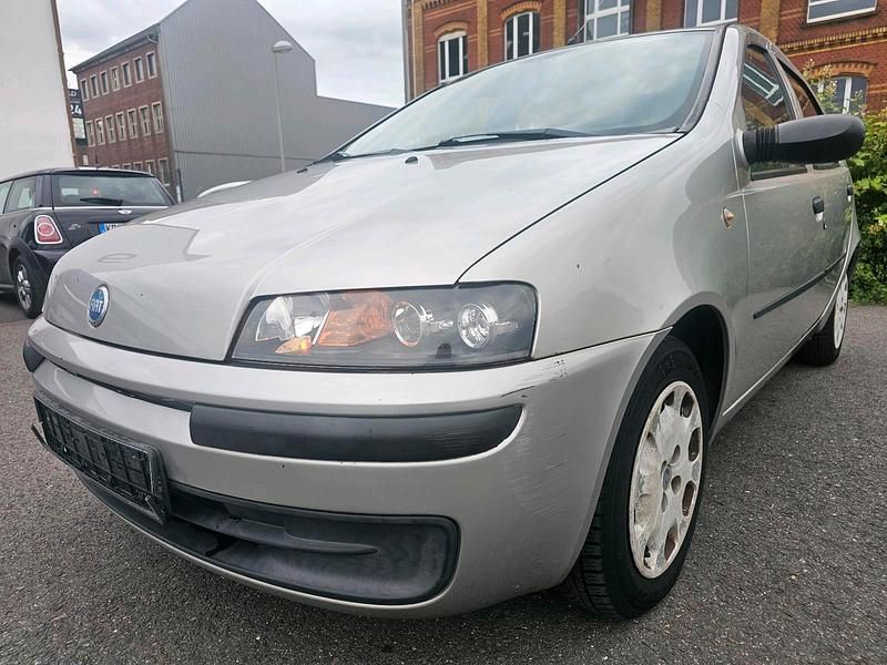 Grau Gebraucht 2003 Fiat Punto Kleinwagen | 1.799 € (Etwas zu teuer) - Bild 1/4