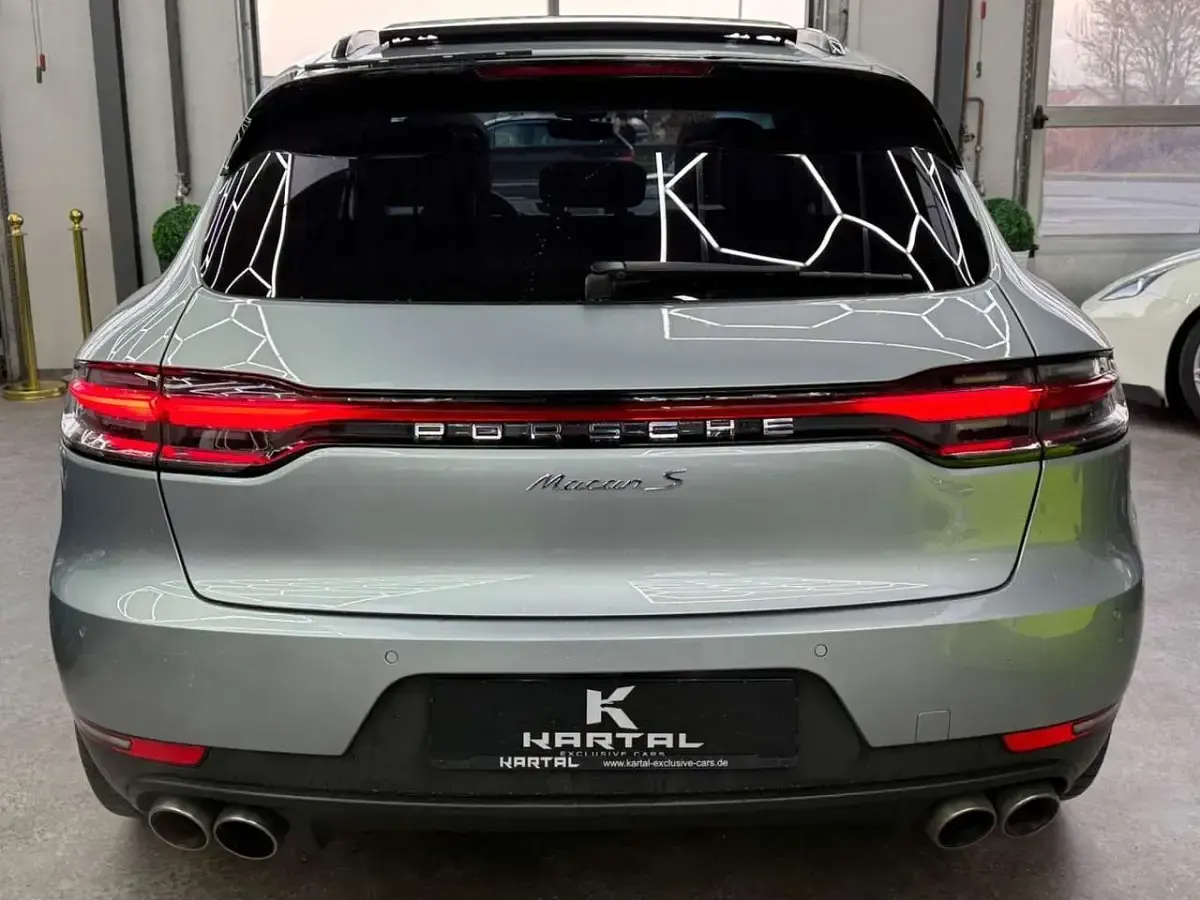 Gebraucht Porsche Macan 400 PS (294 kW) 2021 Dolomitsilber SUV
