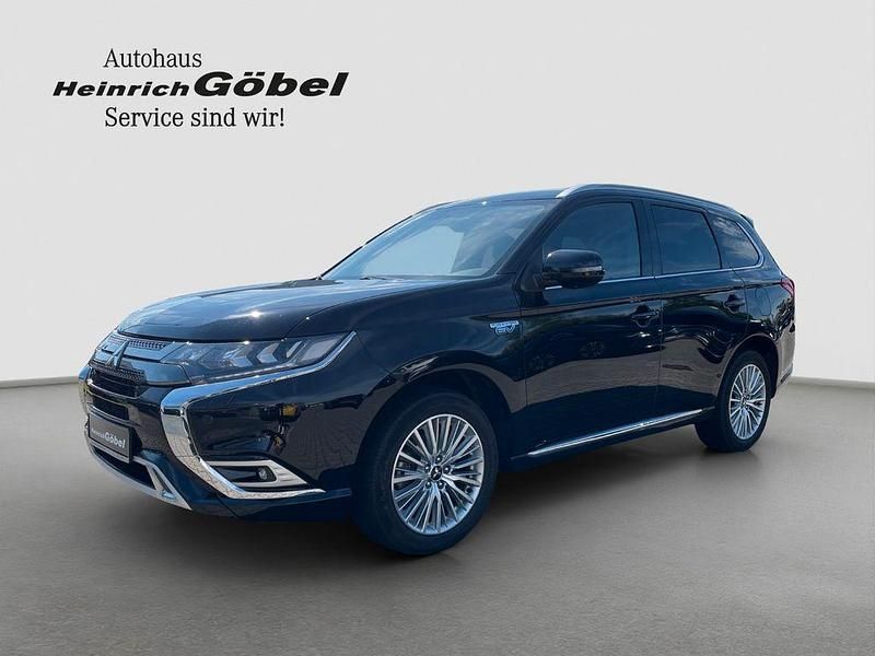 Schwarz Gebraucht 2019 Mitsubishi Outlander P-HEV Diamant Edition SUV | 18.999 € (Fairer Preis) - Bild 1/4