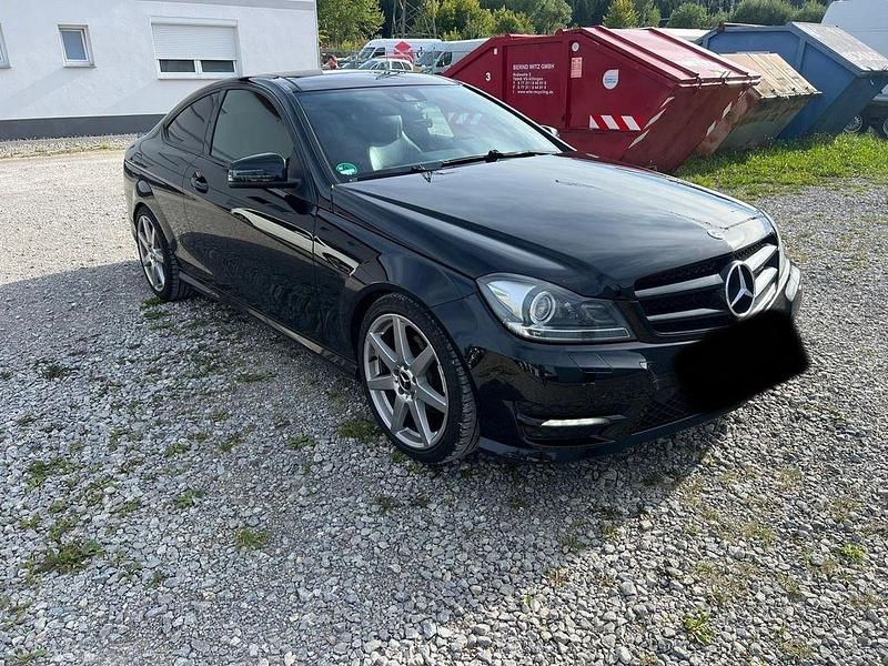 Schwarz Gebraucht 2012 Mercedes C250 Coupé | 11.800 € (Fairer Preis) - Bild 1/4