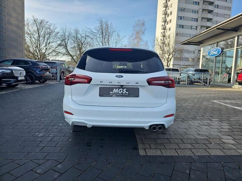 Gebraucht Ford Focus ST-Line 125 PS (91 kW) 2022 Weiß Kombi