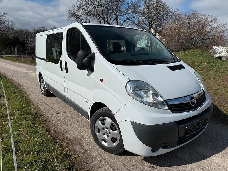 Gebraucht Opel Vivaro 115 PS (84 kW) 2008 Weiß Van / Kleinbus