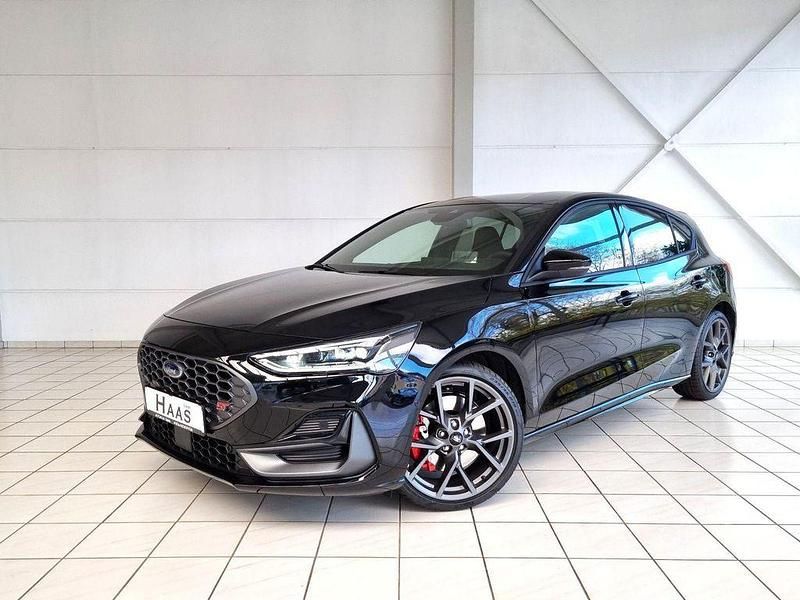 Neu Ford Focus ST 280 PS (205 kW) 2025 Schwarz Limousine