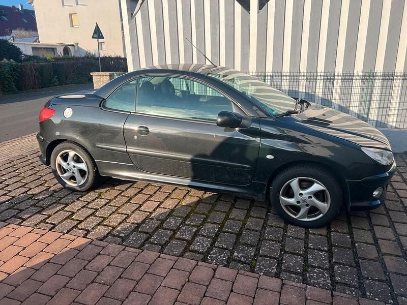 Gebraucht Peugeot 206 CC 110 PS (80 kW) 2003 Schwarz Cabrio