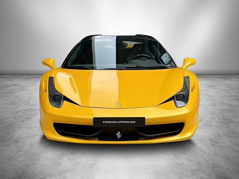 Gebraucht Ferrari 458 570 PS (419 kW) 2012 Gelb Cabrio