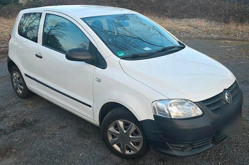 Gebraucht VW Fox 54 PS (39 kW) 2011 Weiß Kleinwagen