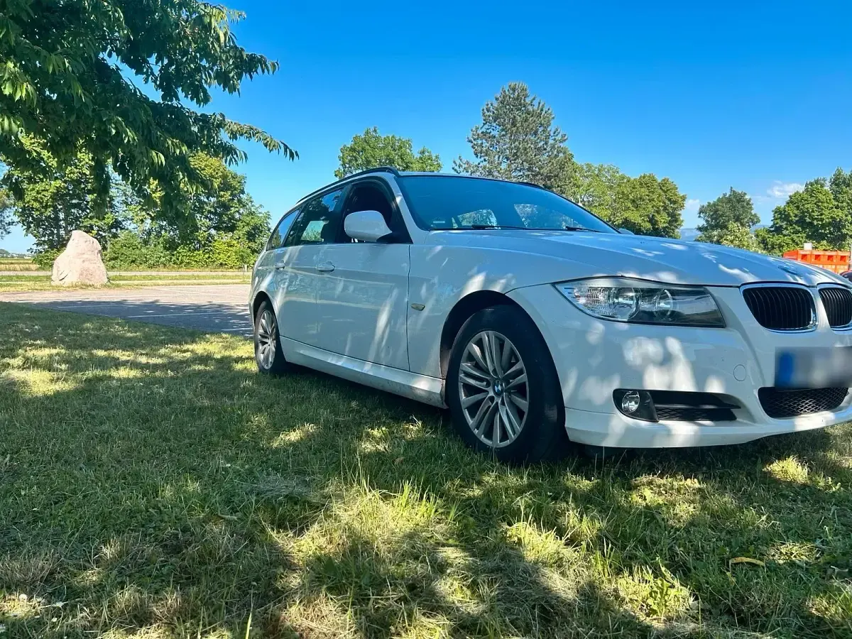 Gebraucht BMW 320 170 PS (125 kW) 2011 Weiß Kombi