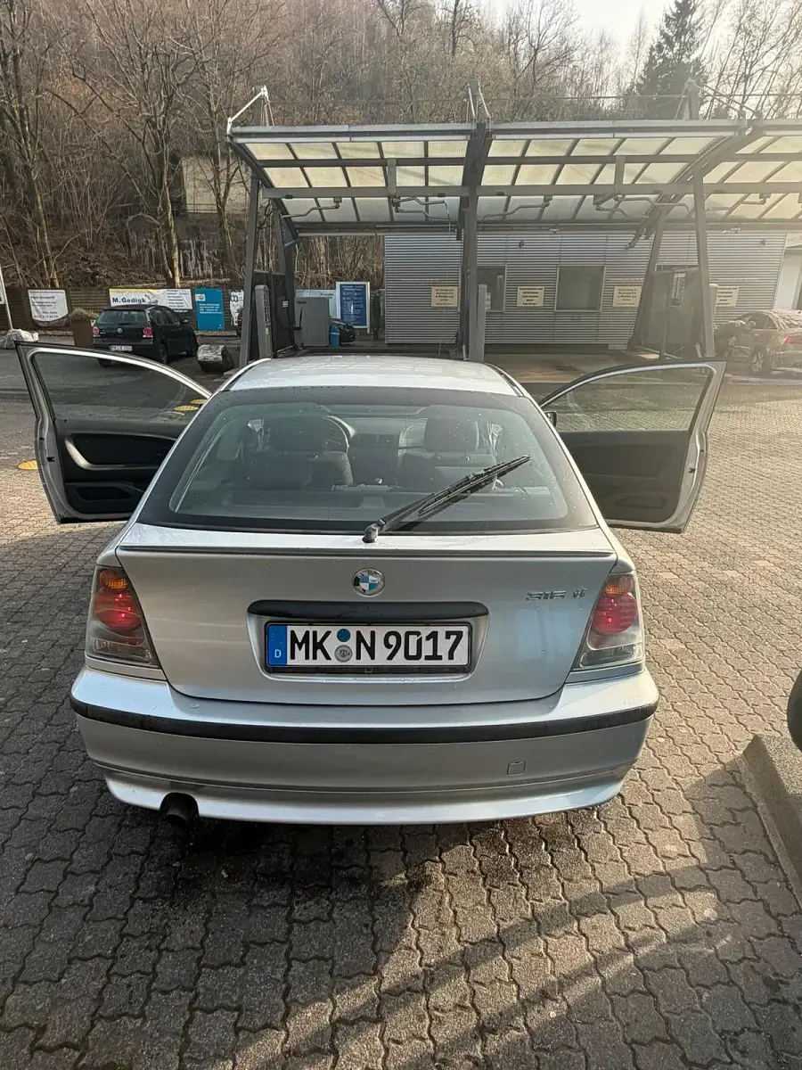 Gebraucht BMW 316 116 PS (85 kW) 2002 Silber Coupé