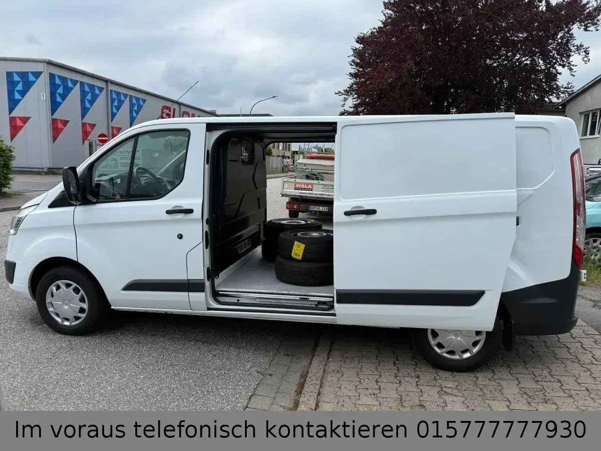 Gebraucht Ford Transit Custom 131 PS (96 kW) 2017 Weiß Van / Kleinbus