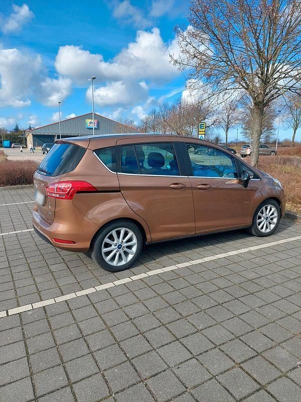 Gebraucht Ford B-MAX Titanium 125 PS (91 kW) 2017 Braun Van / Kleinbus