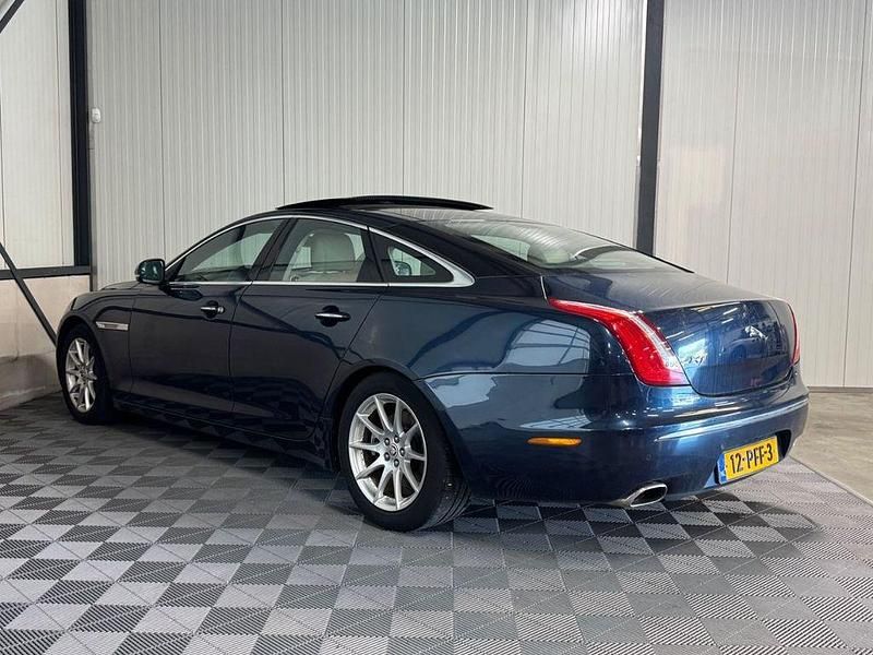 Gebraucht Jaguar XJ Premium Luxury 275 PS (202 kW) 2011 Blau Limousine