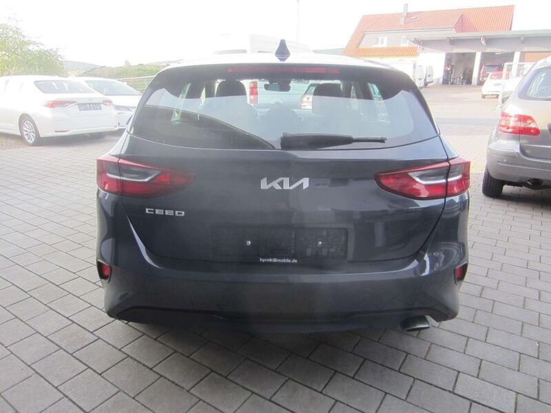 Gebraucht Kia Ceed Vision 101 PS (74 kW) 2023 Grau Kleinwagen