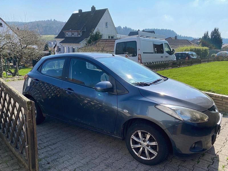 Gebraucht Mazda 2 84 PS (61 kW) 2009 Grau Kleinwagen