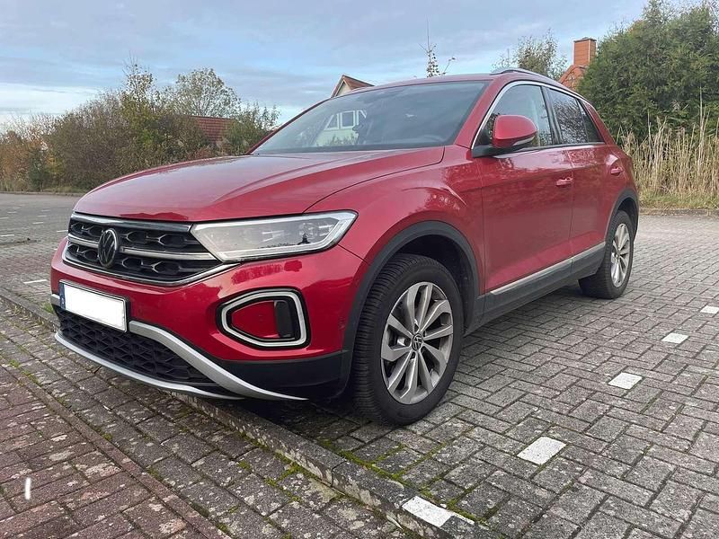 Second-hand VW T-Roc 150 CP (110 kW) 2022 Roșu SUV