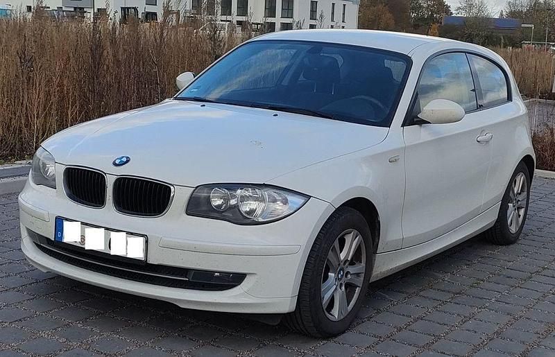 Weiß Gebraucht 2009 BMW 116 Kleinwagen | 2.200 € (Superpreis) - Bild 1/4