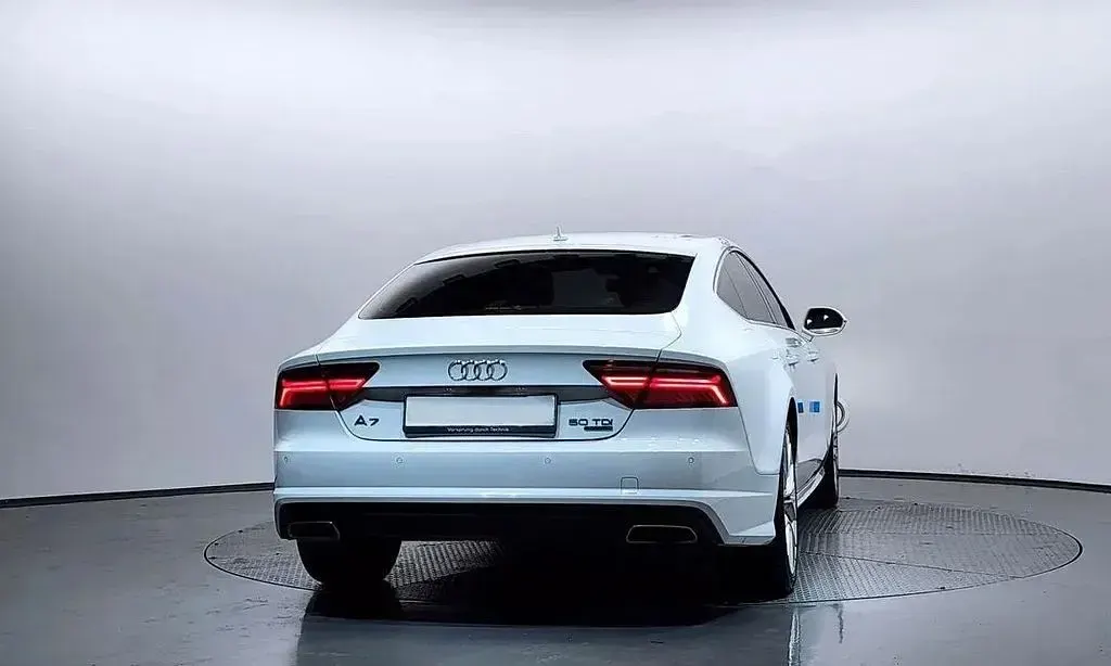 Gebraucht Audi A7 Sportback Sport 272 PS (200 kW) 2015 Weiß Kleinwagen
