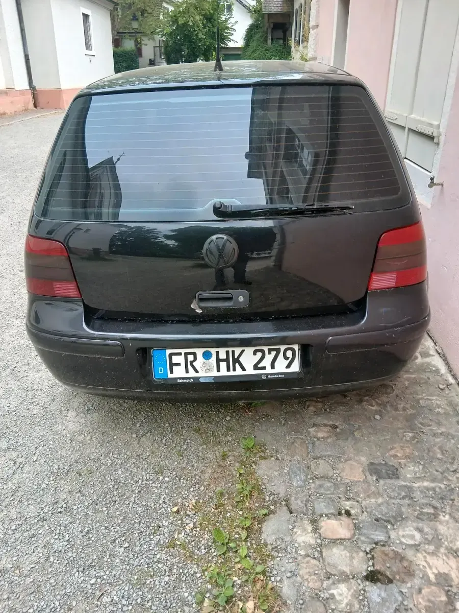Gebraucht VW Golf IV 90 PS (66 kW) 2000 Schwarz Kleinwagen