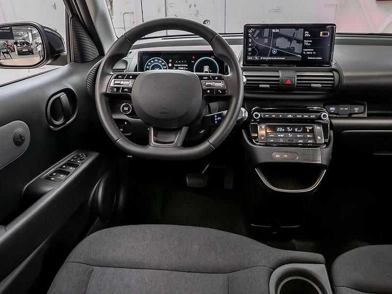 Gebraucht Hyundai Inster Select 85 kW (116 PS) 2025 Abyss black (schwarz) Kleinwagen