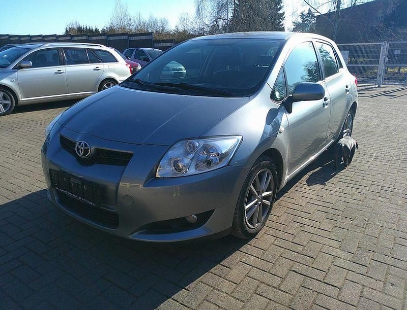 Gebraucht Toyota Auris Team 126 PS (92 kW) 2008 Silber Kleinwagen