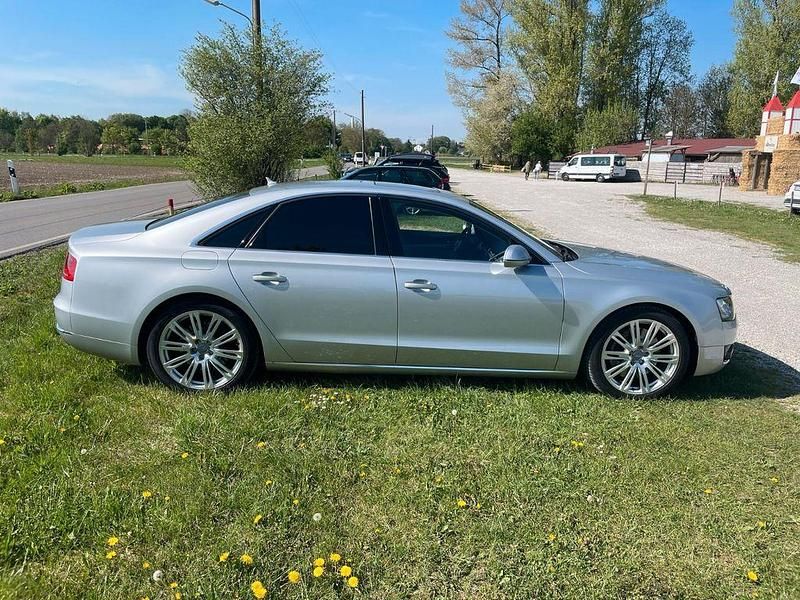 Gebraucht Audi A8 Ambiente 351 PS (258 kW) 2010 Silber Limousine