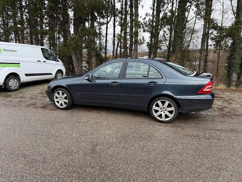 Gebraucht Mercedes C180 143 PS (105 kW) 2004 Schwarz Limousine