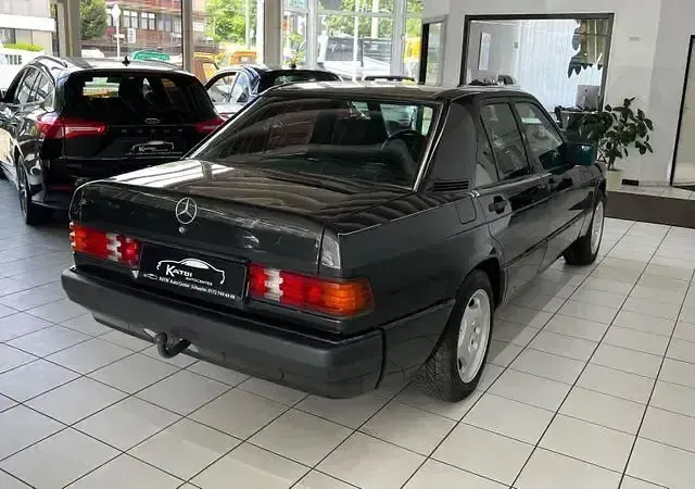 Gebraucht Mercedes 190 94 PS (69 kW) 1991 Schwarz Limousine