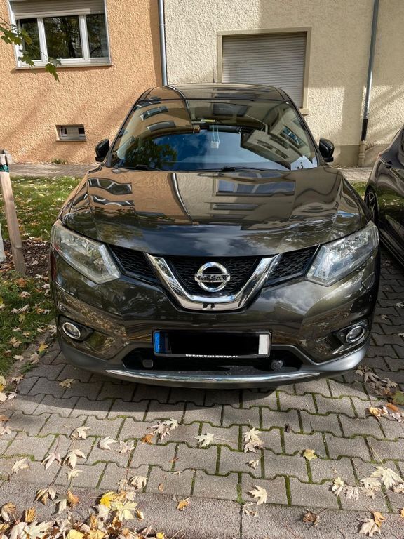 Grün Gebraucht 2015 Nissan X-Trail 360º SUV | 18.400 € (Etwas zu teuer) - Bild 1/4