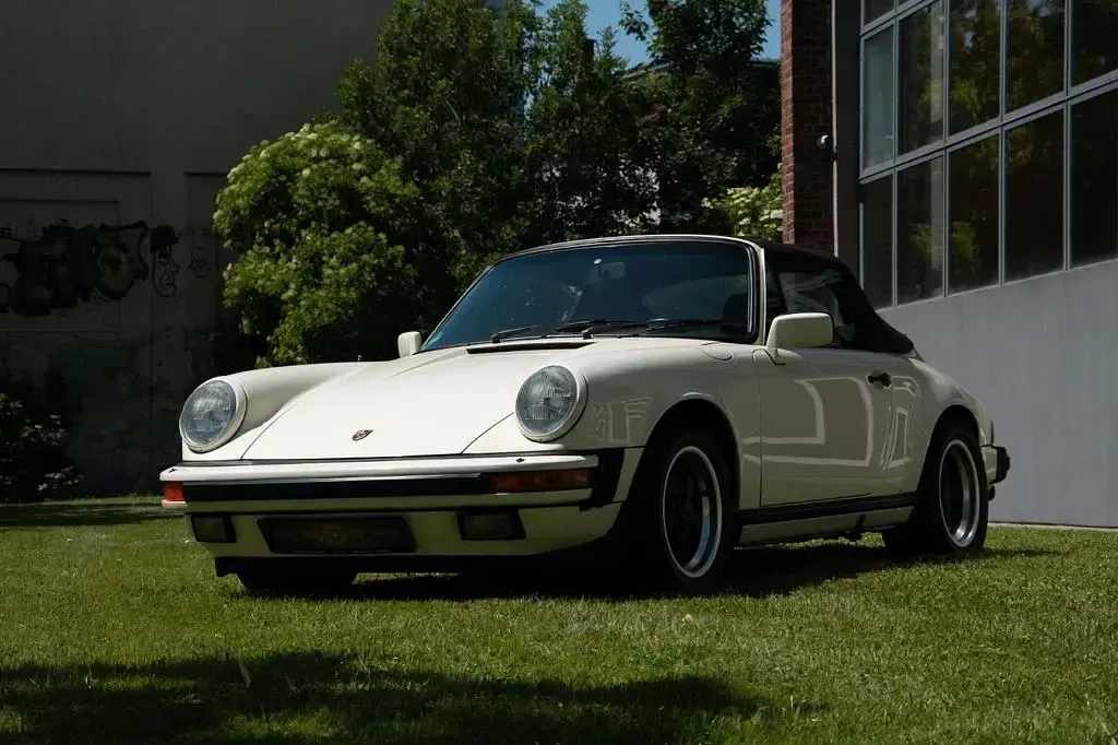 Gebraucht Porsche 911 Carrera Cabriolet 207 PS (152 kW) 1984 Weiß Cabrio