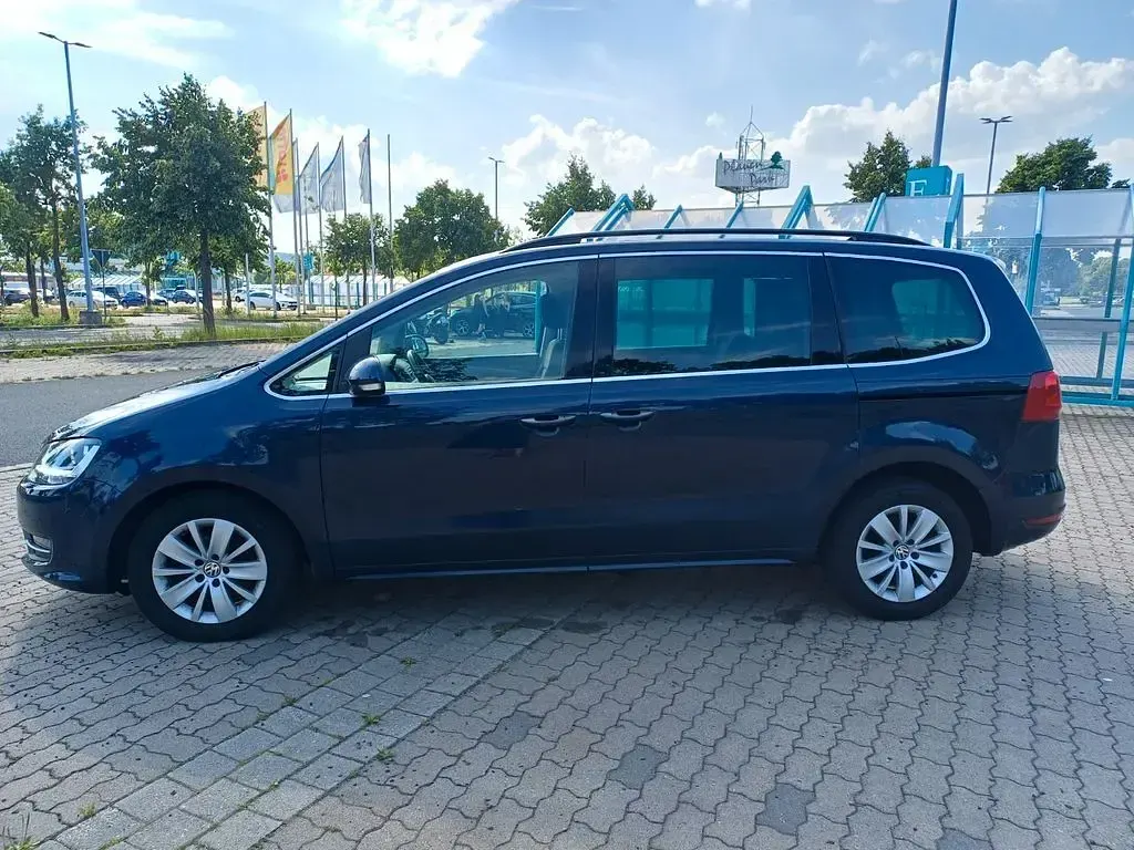 Gebraucht VW Sharan Comfortline 140 PS (102 kW) 2011 Blau Van / Kleinbus