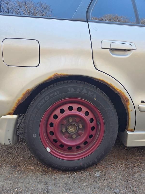 Gebraucht Mitsubishi Galant 160 PS (117 kW) 2002 Silber Kombi