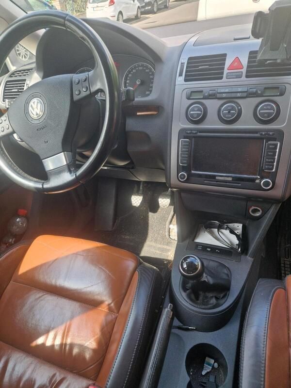 Schwarz Gebraucht 2008 VW Touran Van / Kleinbus | 2.500 € (Superpreis) - Bild 1/4