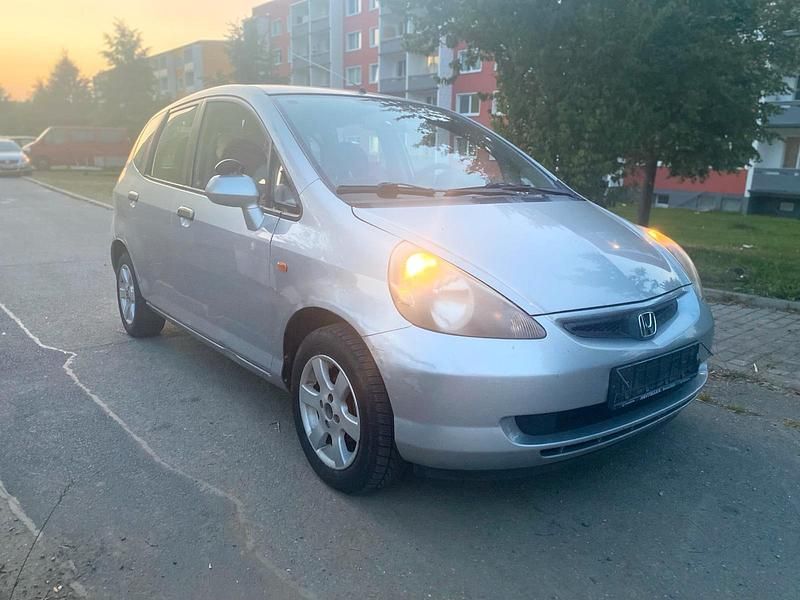 Grau Gebraucht 2004 Honda Jazz Kleinwagen | 999 € (Superpreis) - Bild 1/4