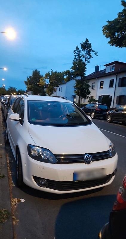 Weiß Gebraucht 2010 VW Golf Plus Van / Kleinbus | 7.500 € (Teuer) - Bild 1/2