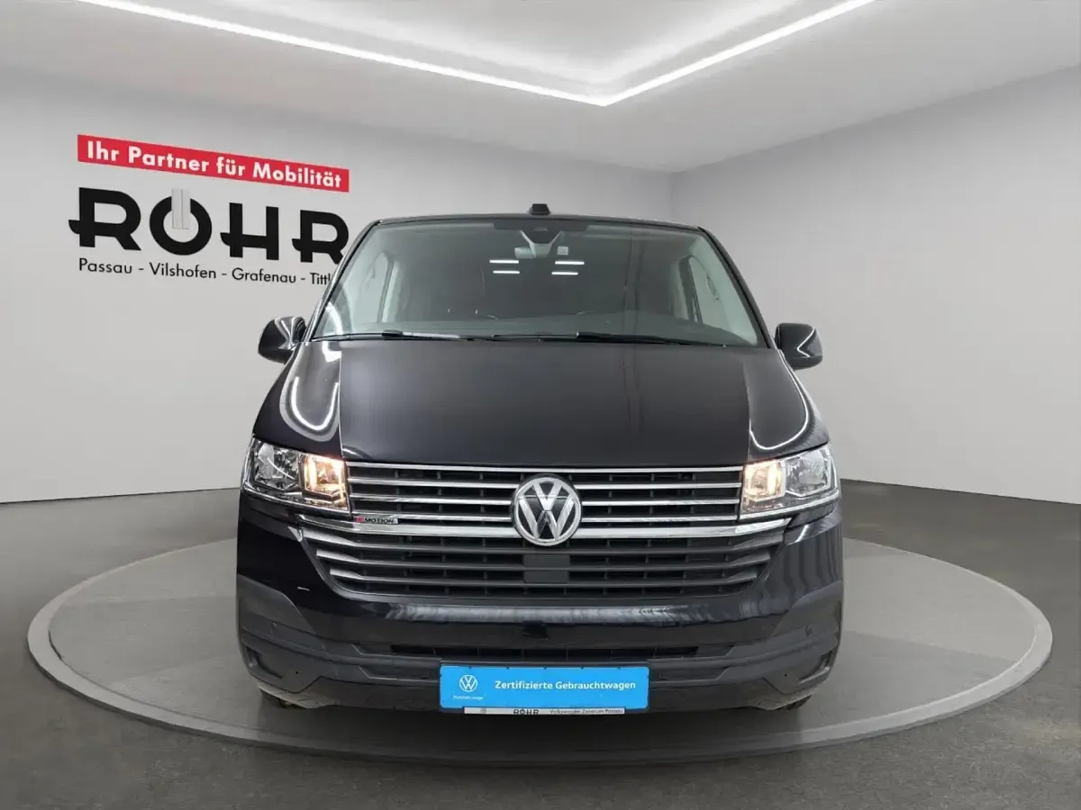 Gebraucht VW Multivan Comfortline 199 PS (146 kW) 2021 Deep black perleffekt Van / Kleinbus