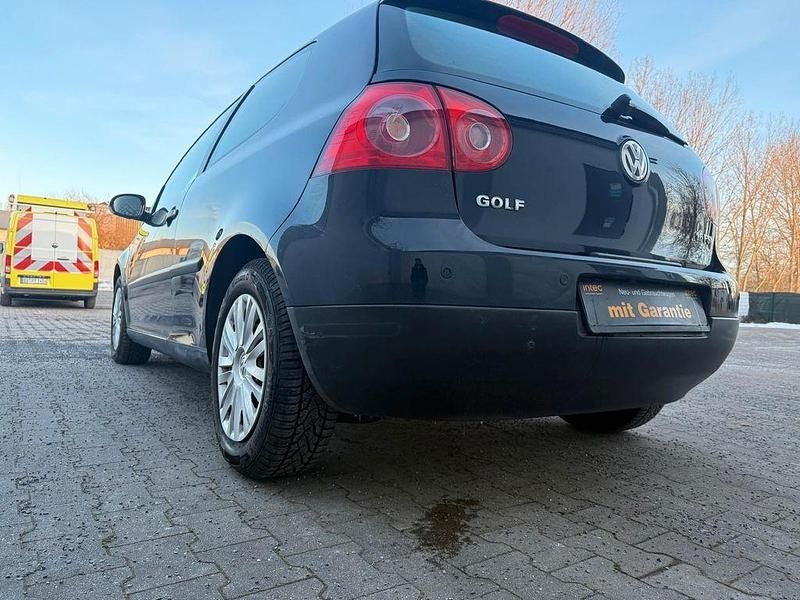 Gebraucht VW Golf V Trendline 116 PS (85 kW) 2004 Blau Kleinwagen
