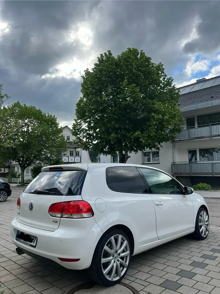 Używany VW Golf 122 KM (89 kW) 2010 Biały Coupe
