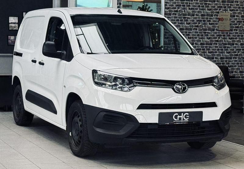 Weiß Gebraucht 2021 Toyota Proace City City Van | 11.990 € (Guter Preis) - Bild 1/4