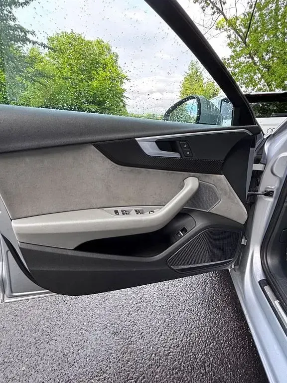 Gebraucht Audi A4 Sport 218 PS (160 kW) 2016 Grau Kombi