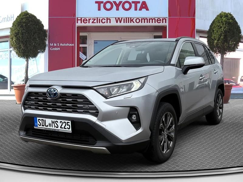 Silber Gebraucht 2025 Toyota RAV4 Hybrid Team SUV | 46.600 € (Fairer Preis) - Bild 1/4