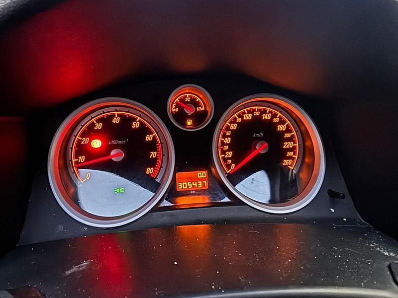 Gebraucht Opel Astra GTC 140 PS (102 kW) 2006 Silber Limousine