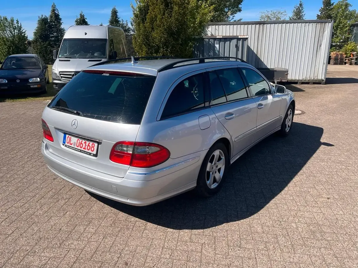 Second-hand Mercedes E200 184 CP (135 kW) 2007 Argintiu Break