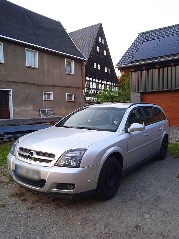 Silber Gebraucht 2005 Opel Vectra Kombi | 2.700 € (Teuer) - Bild 1/4
