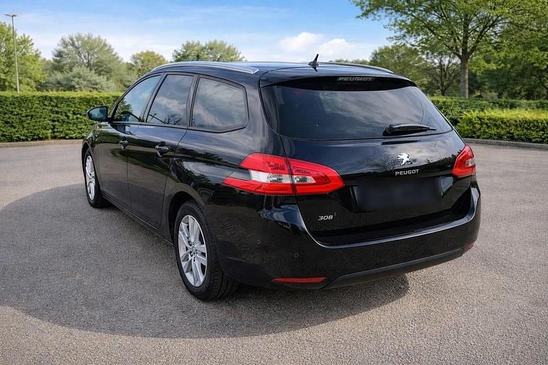 Gebraucht Peugeot 308 131 PS (96 kW) 2017 Schwarz Kombi